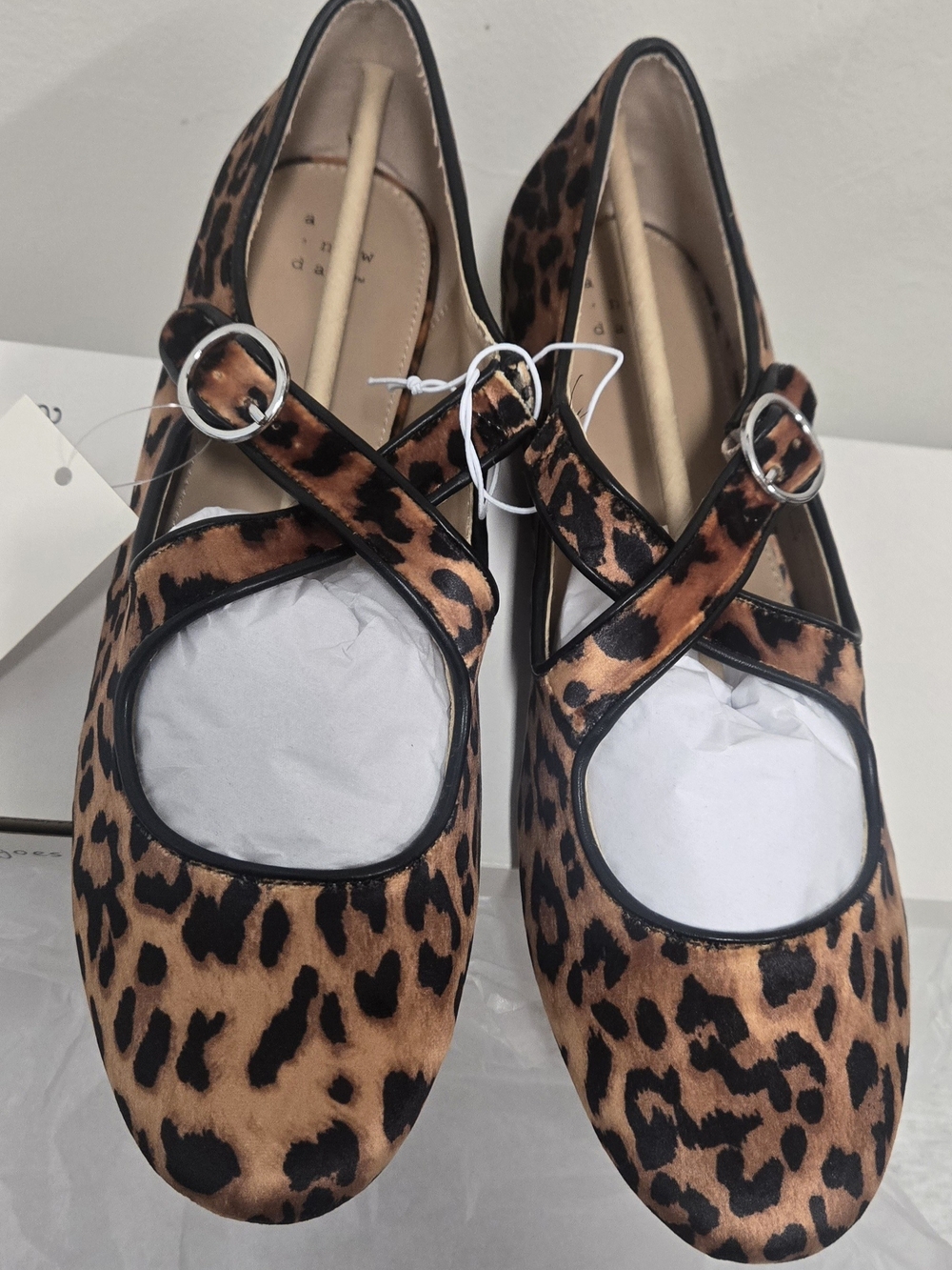 a new day Leopard Print Cross-Strap Flats in Brown and Black